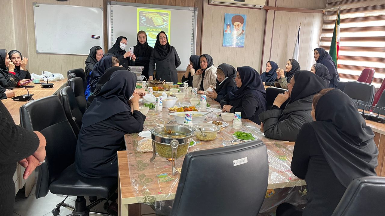 برگزاری جشنواره غذای سالم با محوریت نان کامل و سبوس‌دار در مرکز بهداشت شمالغرب ۲ دانشگاه علوم پزشکی ایران